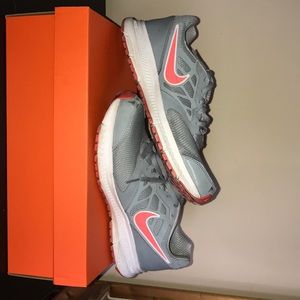 Slightly worn, size 9 Nike Sneakers